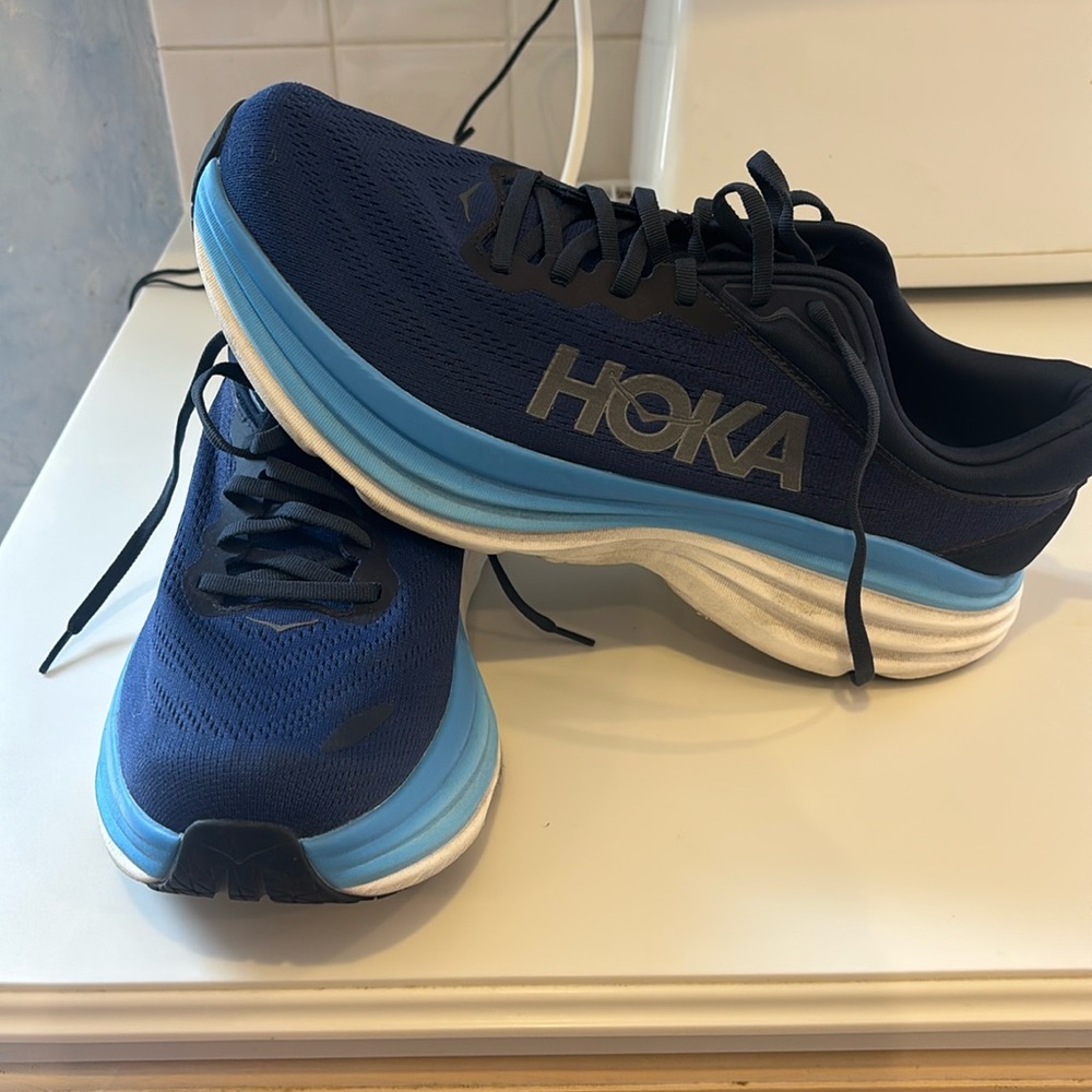 Men’s Bondi 8 Hoka Sneakers
